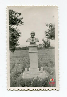 Monumento al Card. Cagliero. Inaugurado el 8.12.38 Córdoba. Ins. Villada